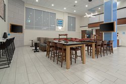  - Holiday Inn Express & Suites Airport SeaTac