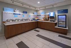  - Holiday Inn Express & Suites Airport SeaTac