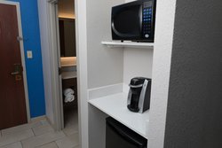  - Holiday Inn Express & Suites Athens - I-65, Exit 351