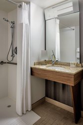  - Courtyard by Marriott Hotel Downtown Grand Rapids - I-196, Exit 77C