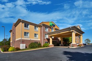 Holiday Inn Express & Suites Lititz, PA - See Discounts