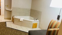 - Holiday Inn Express & Suites Hillview - I-65, Exit 121