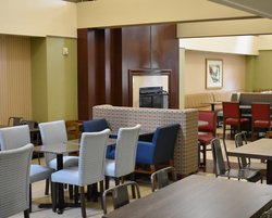  - Holiday Inn Express Downtown Cleveland - I-90, Exit 172A & 173A