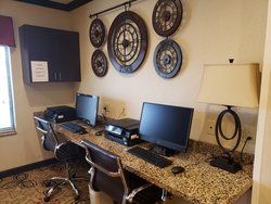  - Holiday Inn Express & Suites Cambridge - I-70, Exit 178