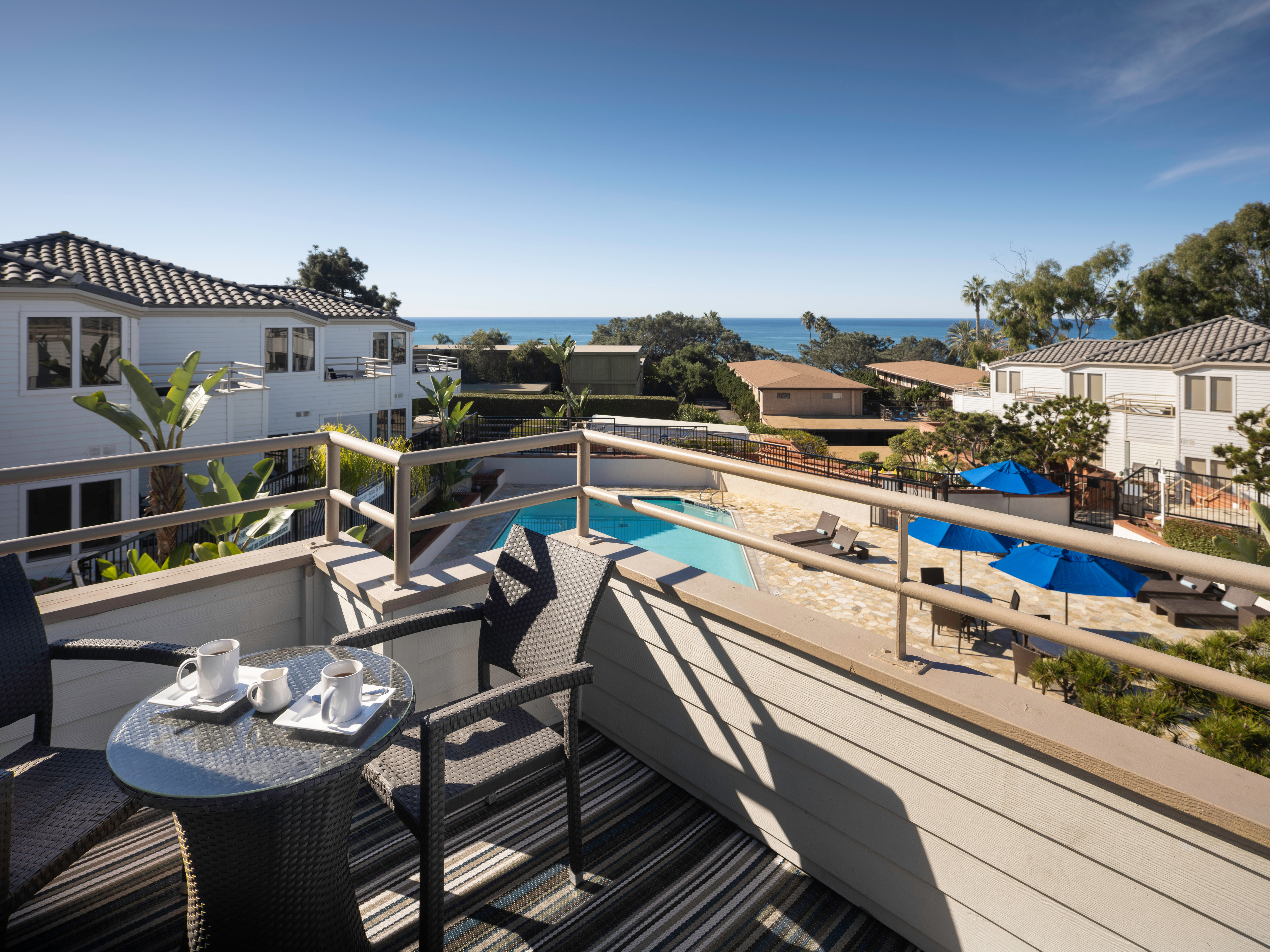 HOTEL INDIGO DEL MAR SAN DIEGO BY I-guestroom-Book an ocean view suite to enjoy the ocean from your balcony..jpg