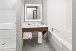  - Holiday Inn Express & Suites Hudson - I-94, Exit 2