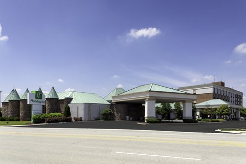 Welcome to Our Hotel in Countryside, IL.