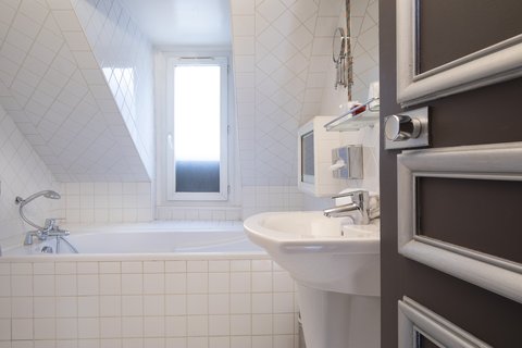 Bathroom2