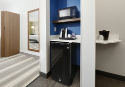  - Holiday Inn Express & Suites Denton - I-35, Exit 469