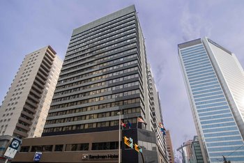 Sandman Signature Downtown Calgary Hotel
