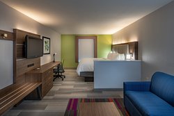  - Holiday Inn Express & Suites West