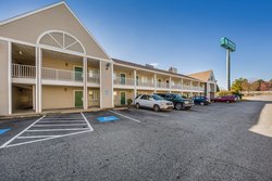  - HomeTowne Studios Spartanburg