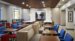  - Holiday Inn Express & Suites Niagara on the Lake