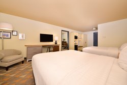  - Holiday Inn Airport Kansas City - I-29, Exit 13