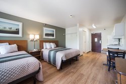  - HomeTowne Studios St Louis Airport Hazelwood - I-270, Exit 25