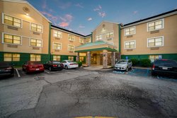  - HomeTowne Studios St Louis Airport Hazelwood - I-270, Exit 25