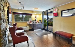  - Red Roof Inn Fair & Expo Louisville - I-264, Exit 15