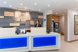  - Holiday Inn Express & Suites O'Hare Airport Des Plaines