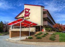 - Red Roof Plus+ Inn & Suites Linthicum