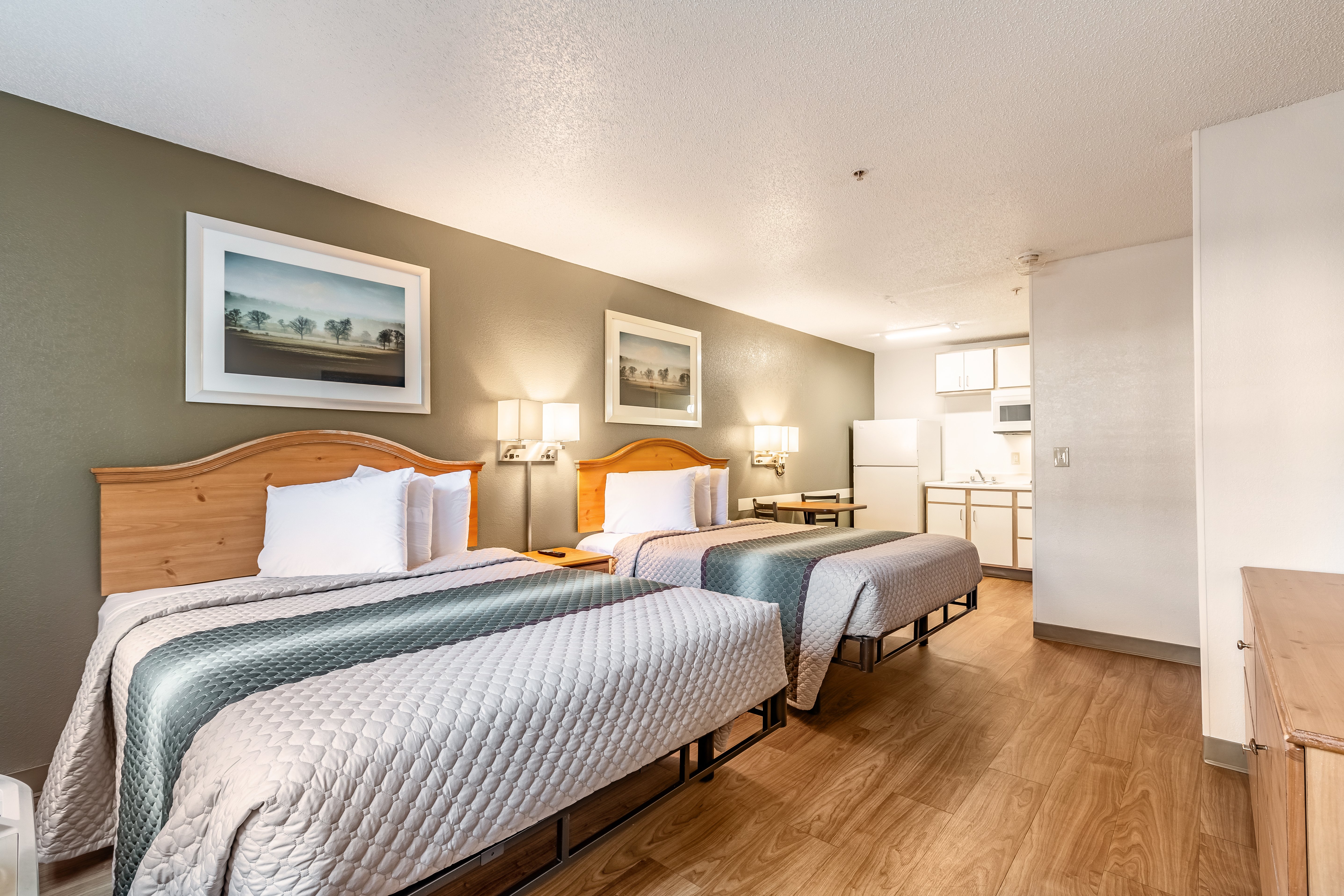 HOMETOWNE ATLANTA NE-PEACHTREE CORN-guestroom-Double Room.jpg