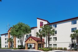  - Red Roof Plus+ Inn & Suites Gainesville - I-75, Exit 384