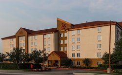  - Red Roof Plus+ Inn & Suites Westbury