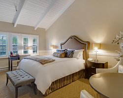  - Carriage House Inn Carmel