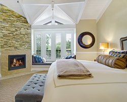  - Carriage House Inn Carmel