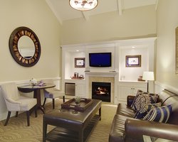  - Carriage House Inn Carmel