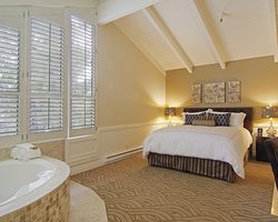  - Carriage House Inn Carmel