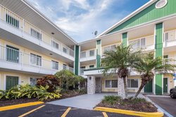  - HomeTowne Studios UCF Area Orlando