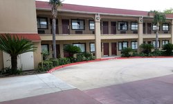  - Red Roof Inn & Suites Humble