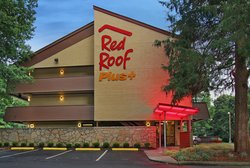  - Red Roof Plus+ Inn & Suites Druid Hills Atlanta - I-85, Exit 89