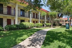  - Red Roof Inn & Suites Addison