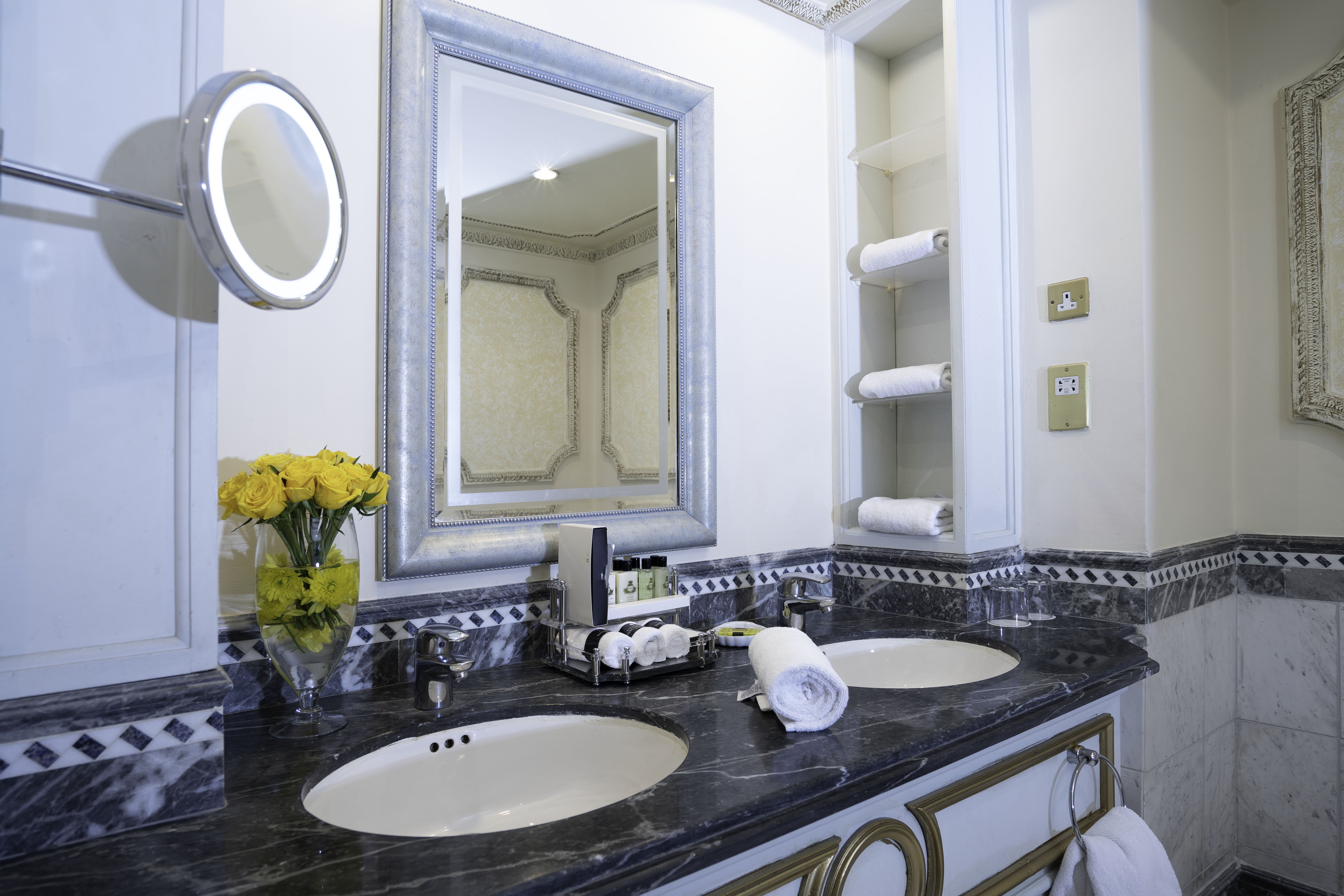 INTERCONTINENTAL DAR AL TAWHID BY I-guestroom- Diplomatic Suite decorated bathroom.jpg