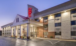 - Red Roof Inn & Suites Elyria - I-90, Exit 145