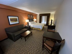  - Holiday Inn Express & Suites Danbury - I-84, Exit 2