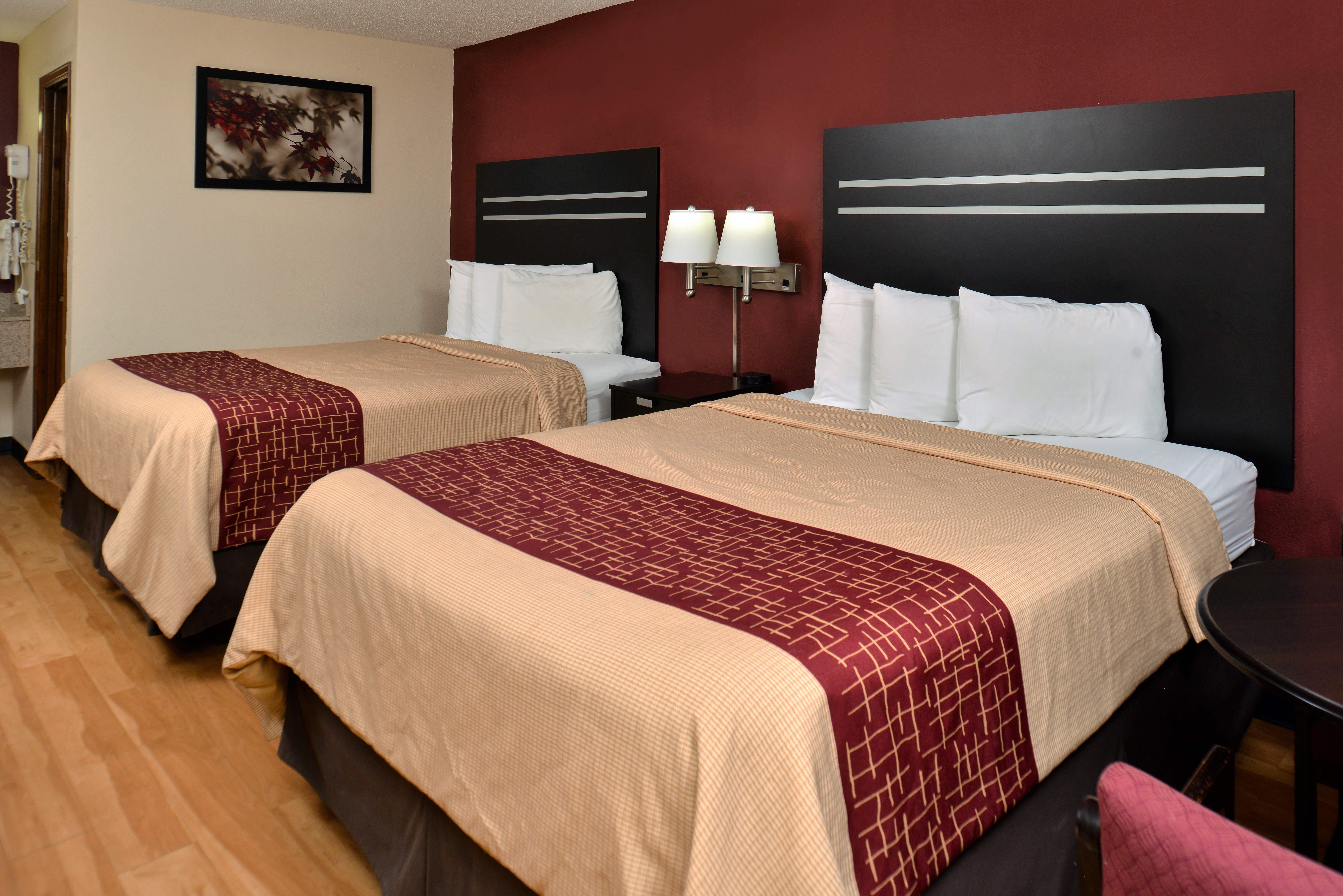 RED ROOF CARTERSVILLE-guestroom-Deluxe 2 Queen.jpg