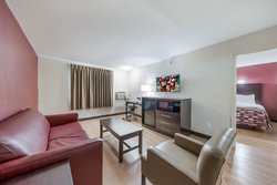  - Red Roof Inn & Suites Denton - I-35, Exit 469