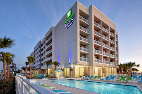 Hotel Exterior- Located right off the Seawall Blvd