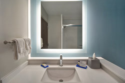  - Holiday Inn Express & Suites Beachfront Galveston