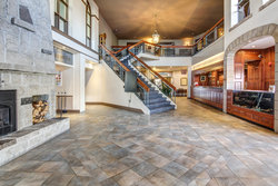  - Hotel La Sagueneenne Chicoutimi