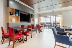  - Holiday Inn Express & Suites Kearney - I-35, Exit 26