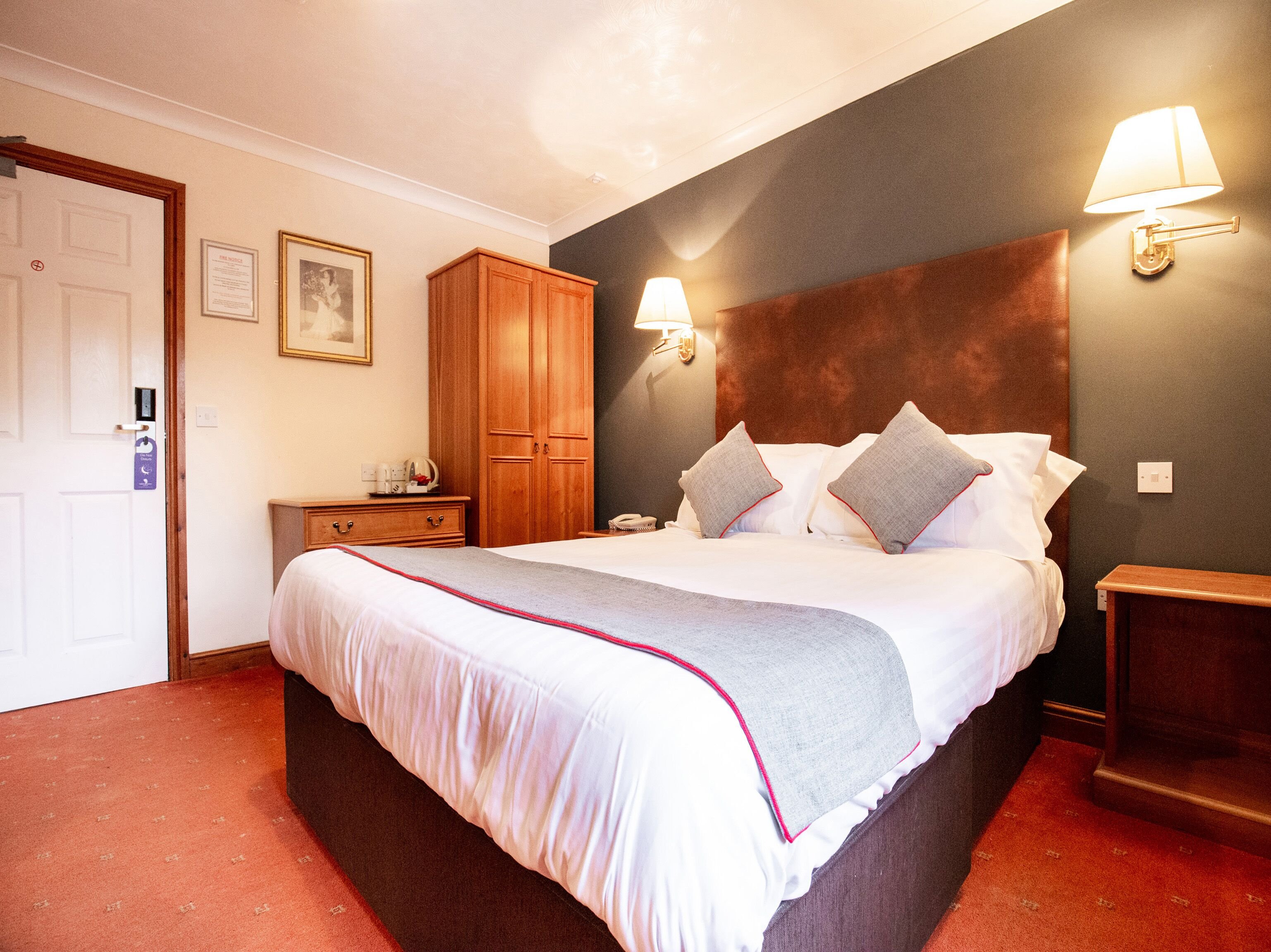 THE GABLES HOTEL-guestroom-Double Room.jpg
