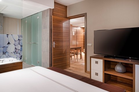 AC BY MARRIOTT BAQUEIRA SKI - Photo 53