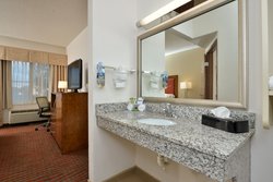  - Holiday Inn Express Milford - I-495, Exit 50
