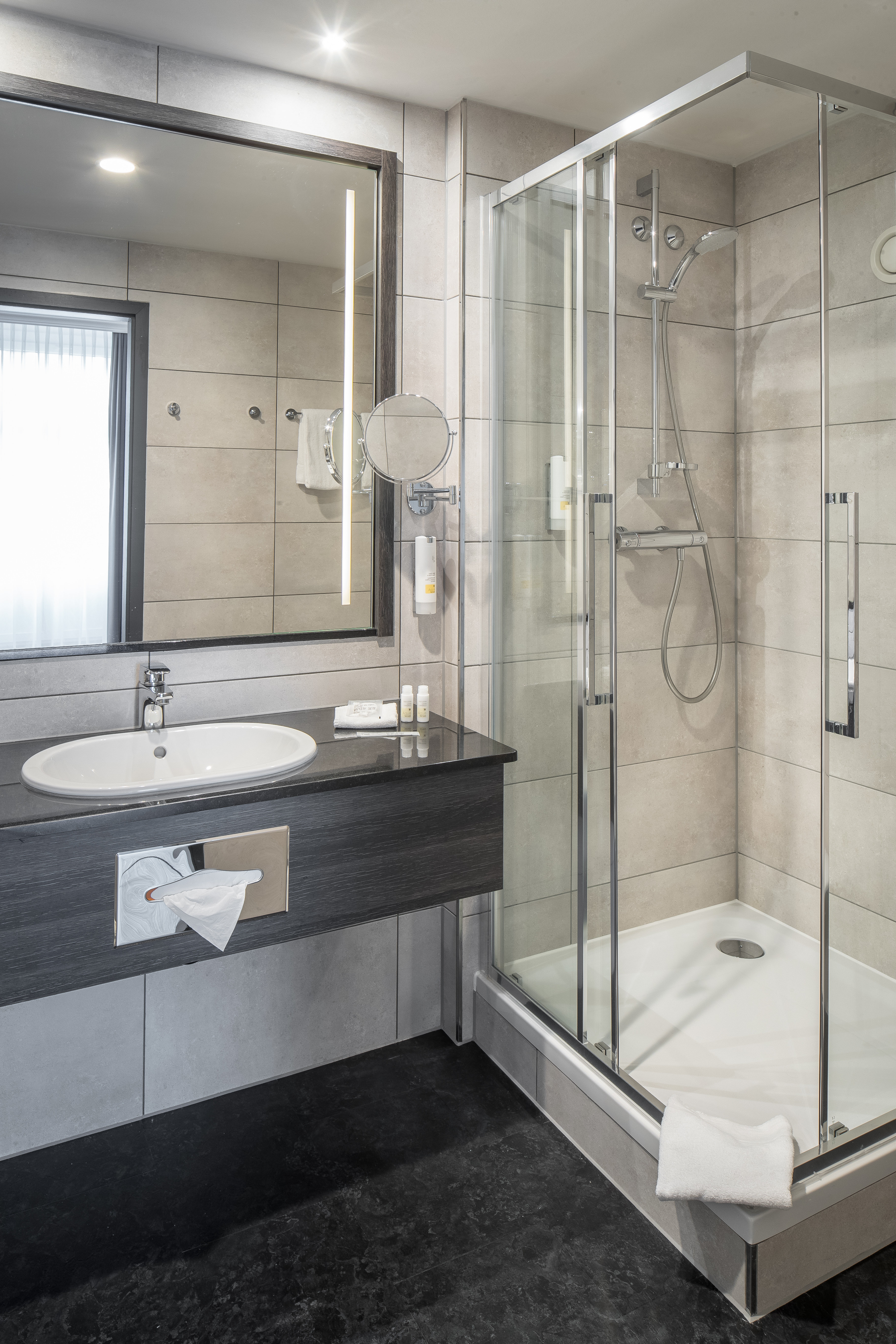 TOP HOTEL CHEMNITZER HOF-guestroom-Bath standard and comfort_TOP Hotel Chemnitzer Hof.jpg