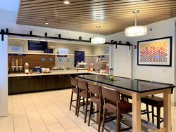  - Holiday Inn Express & Suites Libertyville