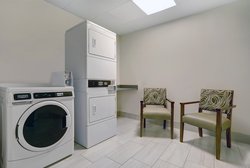  - Holiday Inn Express & Suites Lenexa - I-35, Exit 224