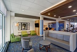  - Holiday Inn Express & Suites Lenexa - I-35, Exit 224